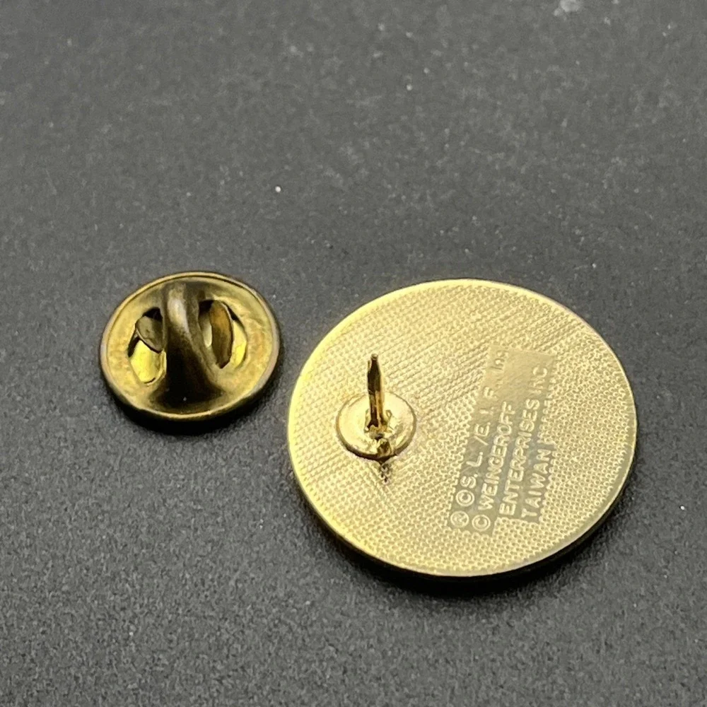 Keep The Torch Lit Statue‎ Of Liberty USA Lapel Hat Pin